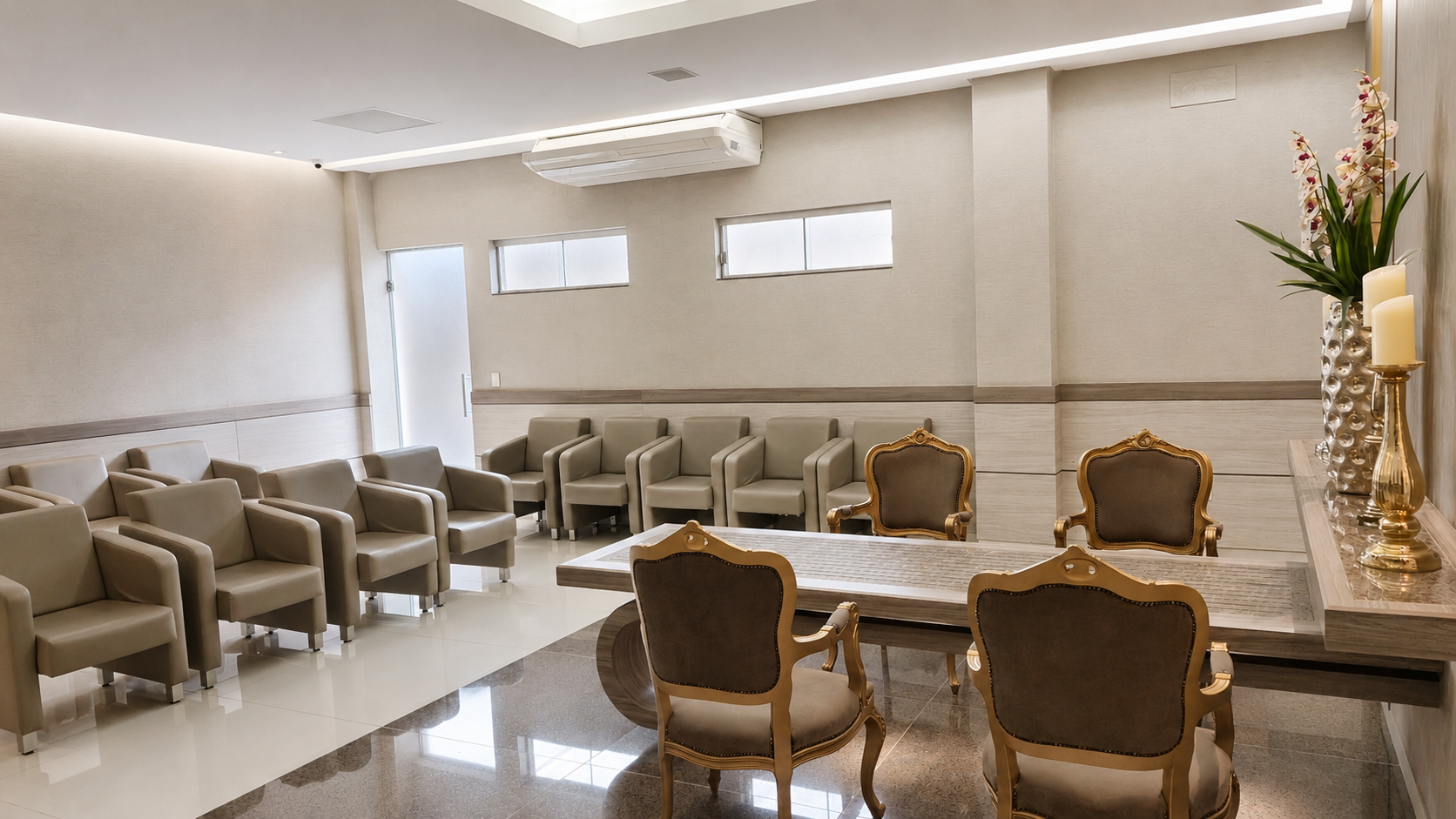 Poltronas da Sala dourada da Pax Silva